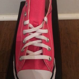HOT PINK CONVERSE